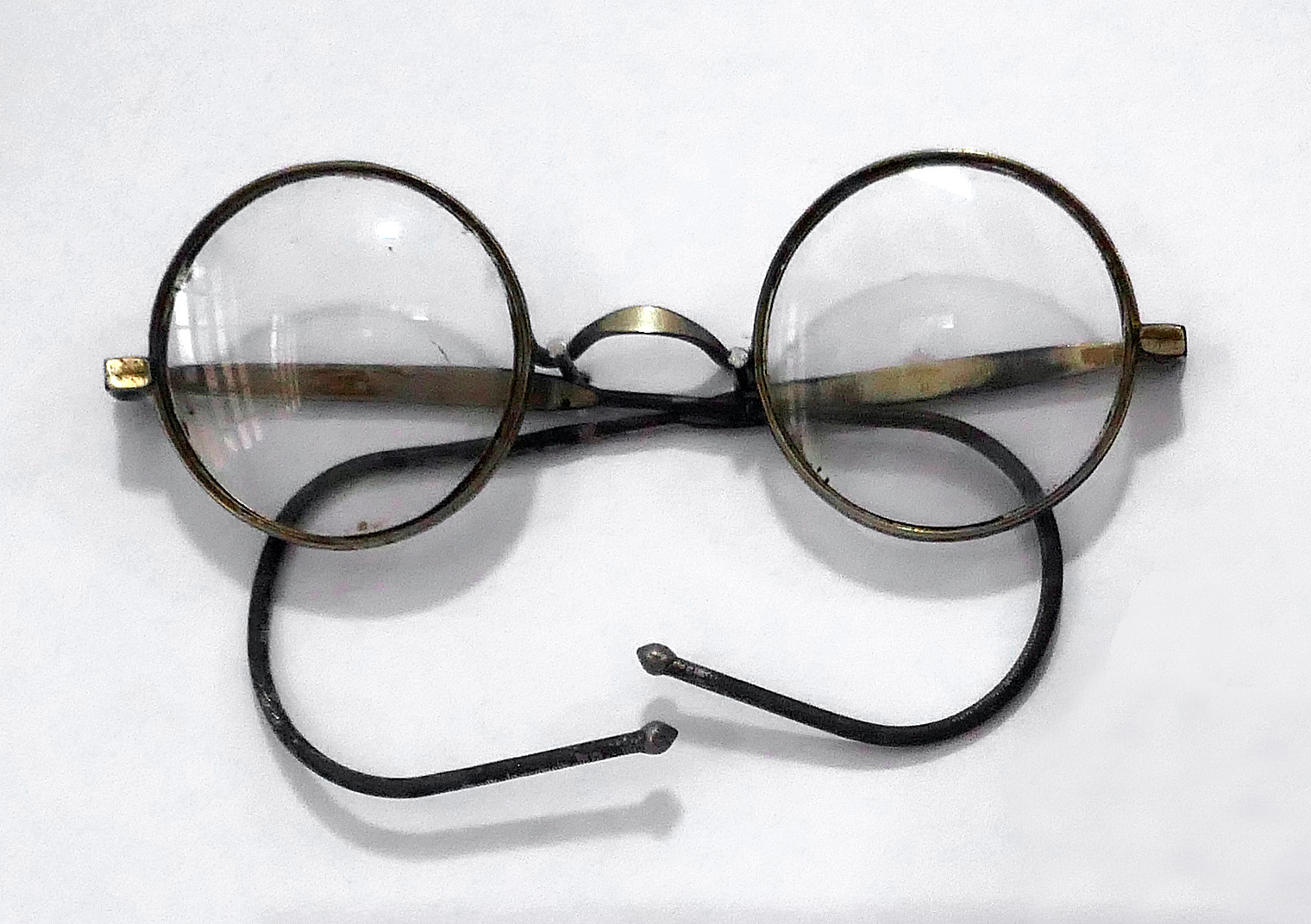 Gandhi glasses